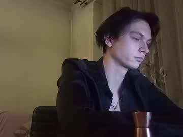 Watch frank_josee performing live on BoomCams free cam network