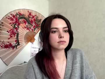 Watch frosted_bloom performing live on BoomCams free cam network