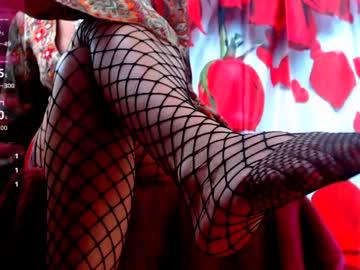 Watch fun4tips performing live on BoomCams free cam network