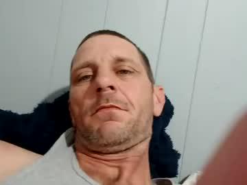 Watch funguy33024 performing live on BoomCams free cam network