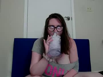 Watch fuzzypeaches87 performing live on BoomCams free cam network