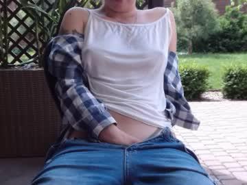 Watch georgiapeachgirl performing live on BoomCams free cam network