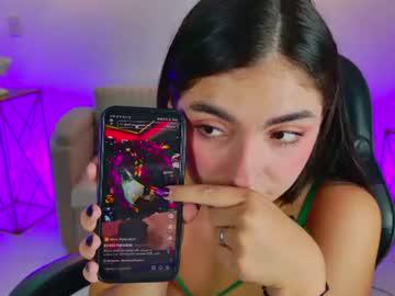 Watch gia_capri performing live on BoomCams free cam network