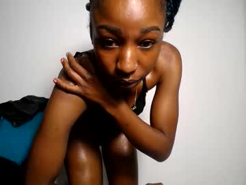 Watch glxsyy performing live on BoomCams free cam network