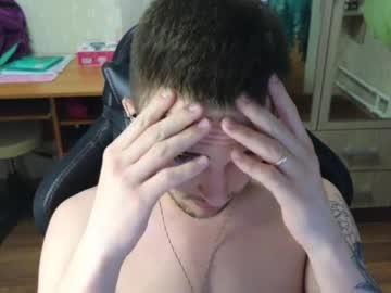 Watch golden_boyyy21 performing live on BoomCams free cam network