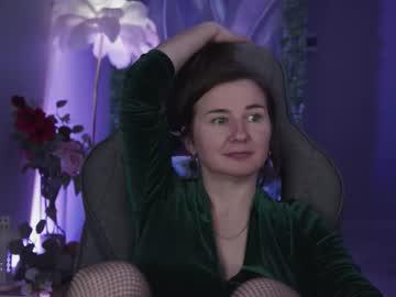 Watch golden_dragones performing live on BoomCams free cam network
