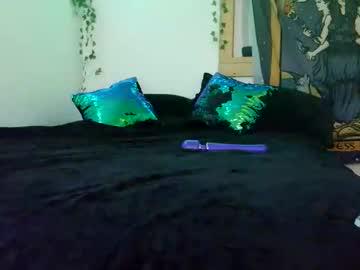 Watch goldendelicious577600 performing live on BoomCams free cam network