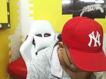 Watch goldenjyj performing live on BoomCams free cam network