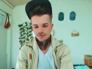 Watch goldy_loyal99 performing live on BoomCams free cam network