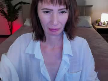 Watch grace_kellyy performing live on BoomCams free cam network