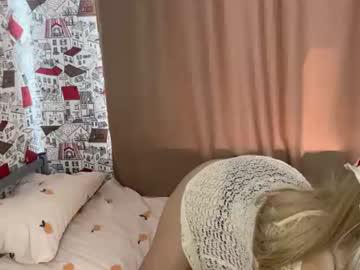 Watch green_tangerine performing live on BoomCams free cam network