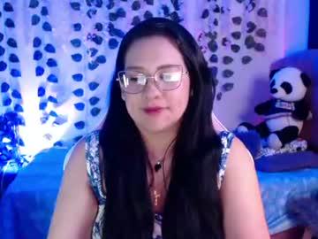 Watch greta_ass performing live on BoomCams free cam network