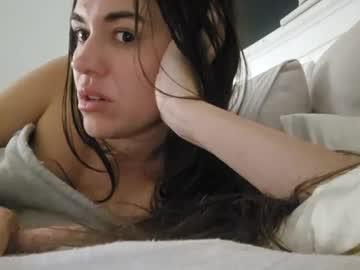 Watch gryllsey_and_bella performing live on BoomCams free cam network