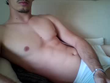 Watch guy2015big performing live on BoomCams free cam network