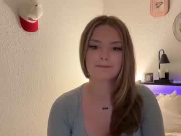 Watch hadleyreed performing live on BoomCams free cam network