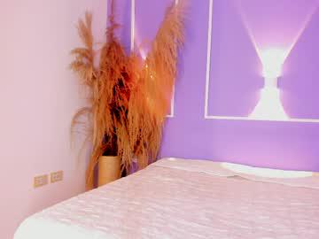 Watch haileyconnors_ performing live on BoomCams free cam network