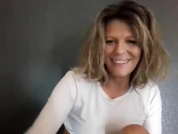 Watch haileys123 performing live on BoomCams free cam network