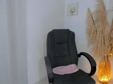 Watch hanna_hosll performing live on BoomCams free cam network