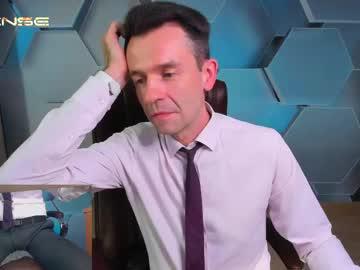 Watch hard_and_juici performing live on BoomCams free cam network