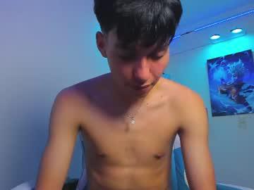 Watch harry_jonshon69 performing live on BoomCams free cam network