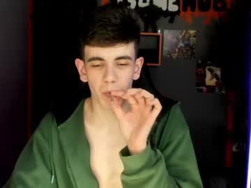 Watch harry_middleton performing live on BoomCams free cam network
