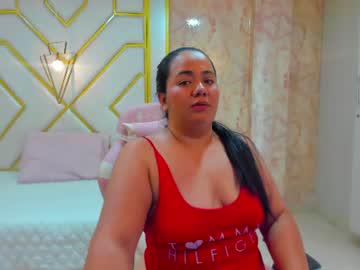 Watch heillen_boobs performing live on BoomCams free cam network