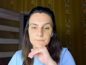 Watch hey_buddie performing live on BoomCams free cam network