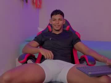 Watch hg_mkii performing live on BoomCams free cam network