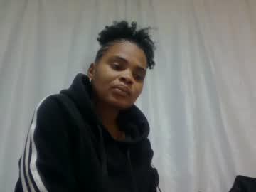 Watch hinah89 performing live on BoomCams free cam network