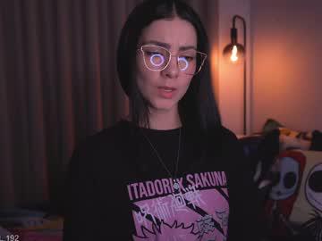 Watch hollylinder_ performing live on BoomCams free cam network