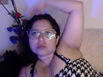 Watch honey_buns_1 performing live on BoomCams free cam network