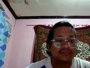 Watch honeybee_xq performing live on BoomCams free cam network