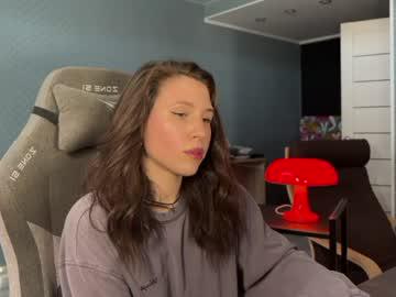 Watch honeyed_hazze performing live on BoomCams free cam network