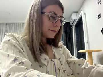 Watch honeyplonk performing live on BoomCams free cam network