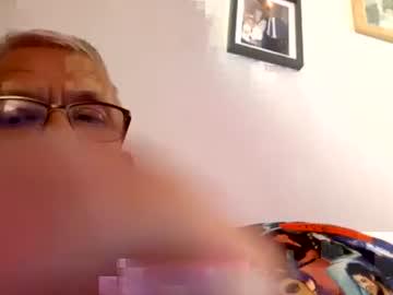 Watch hotwotty performing live on BoomCams free cam network