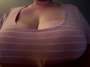 Watch hpontiqchronik_gamer420 performing live on BoomCams free cam network