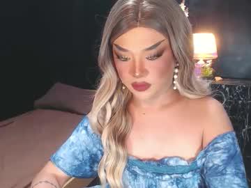Watch hugecockchristine performing live on BoomCams free cam network