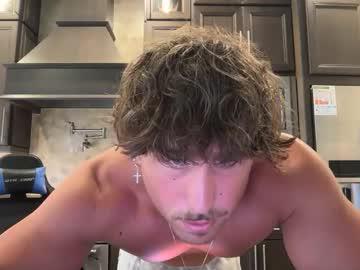 Watch hungkingg22 performing live on BoomCams free cam network
