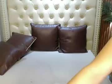 Watch huxley_elenoise performing live on BoomCams free cam network