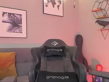 Watch iam_light performing live on BoomCams free cam network