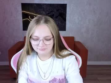 Watch idarowe performing live on BoomCams free cam network