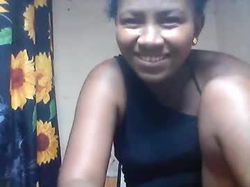 Watch iiiirasoa performing live on BoomCams free cam network