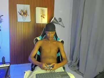 Watch ikaro_blue performing live on BoomCams free cam network