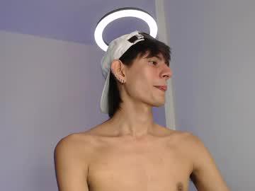 Watch im_davo23 performing live on BoomCams free cam network