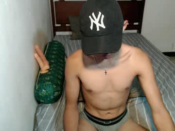 Watch im_loaded_ performing live on BoomCams free cam network