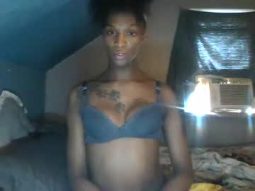 Watch inez0201 performing live on BoomCams free cam network