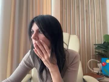 Watch injaathome performing live on BoomCams free cam network
