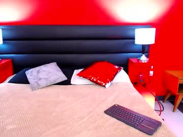 Watch irenee_22 performing live on BoomCams free cam network