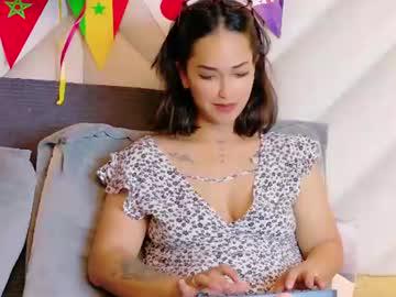 Watch isabella_danger02 performing live on BoomCams free cam network