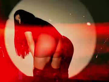 Watch isabella_whiite performing live on BoomCams free cam network